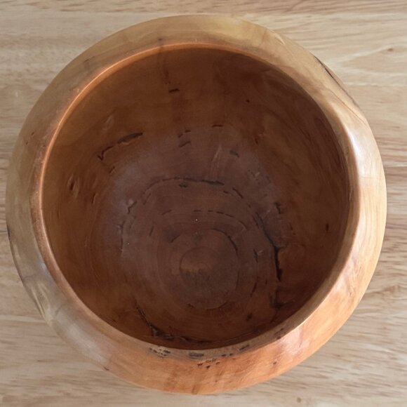 Solid Willow Wood Handmade Turned Bowl/Vase Signed and Dated - Picture 4 of 7